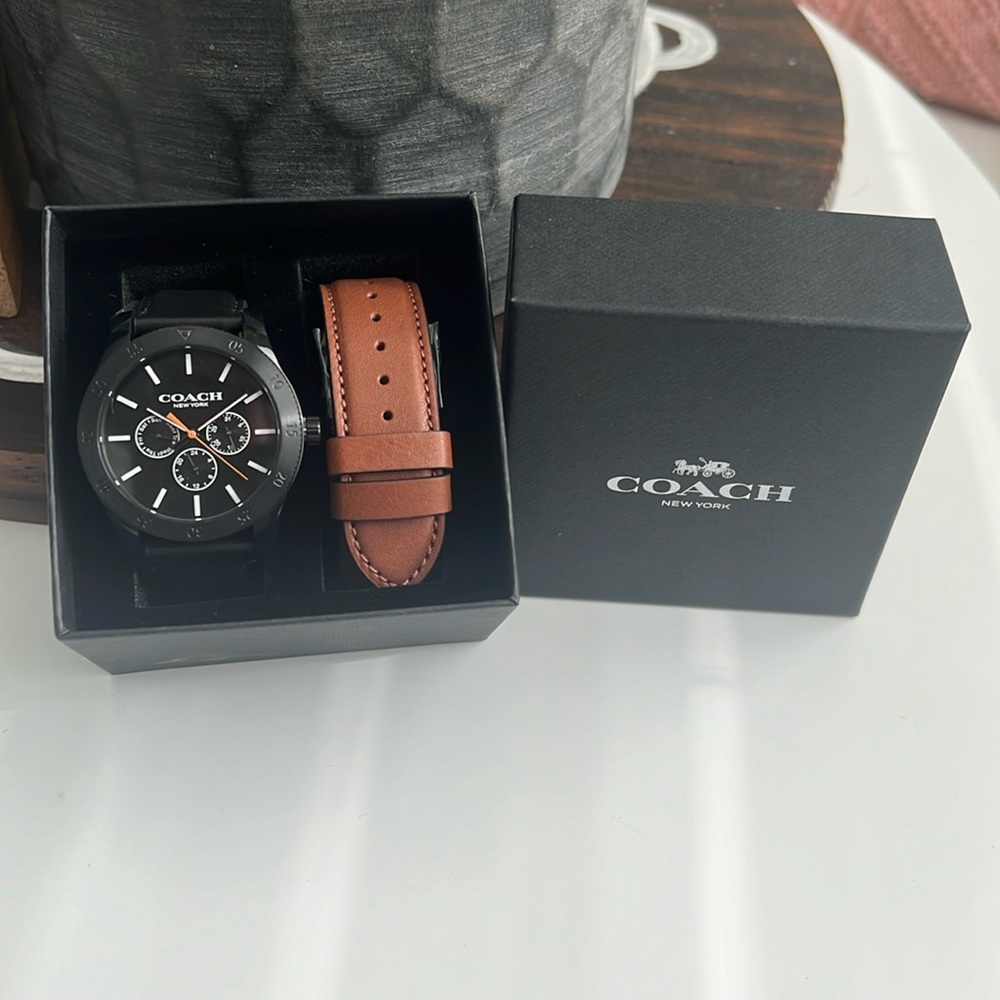 New, never worn mens coach watch